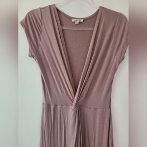 Twist front dress with slit